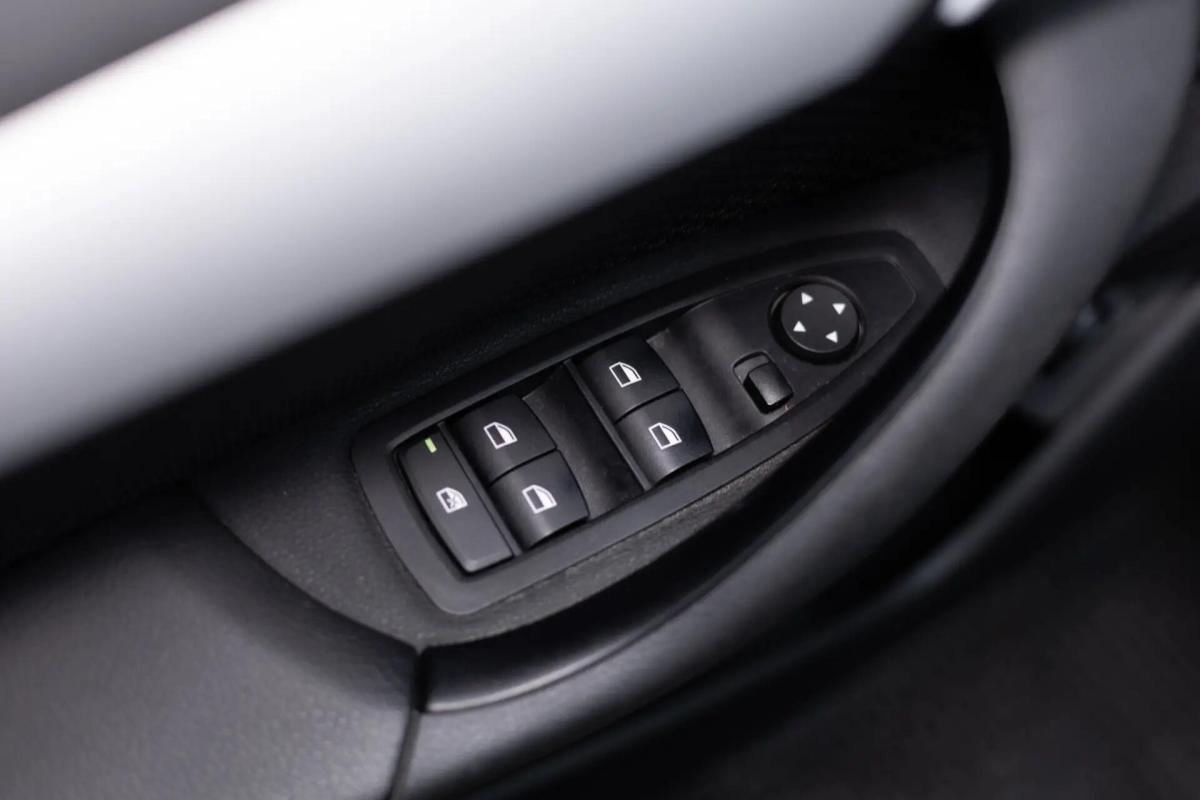 bmw-x1-16d-2020-diesel-1496cc