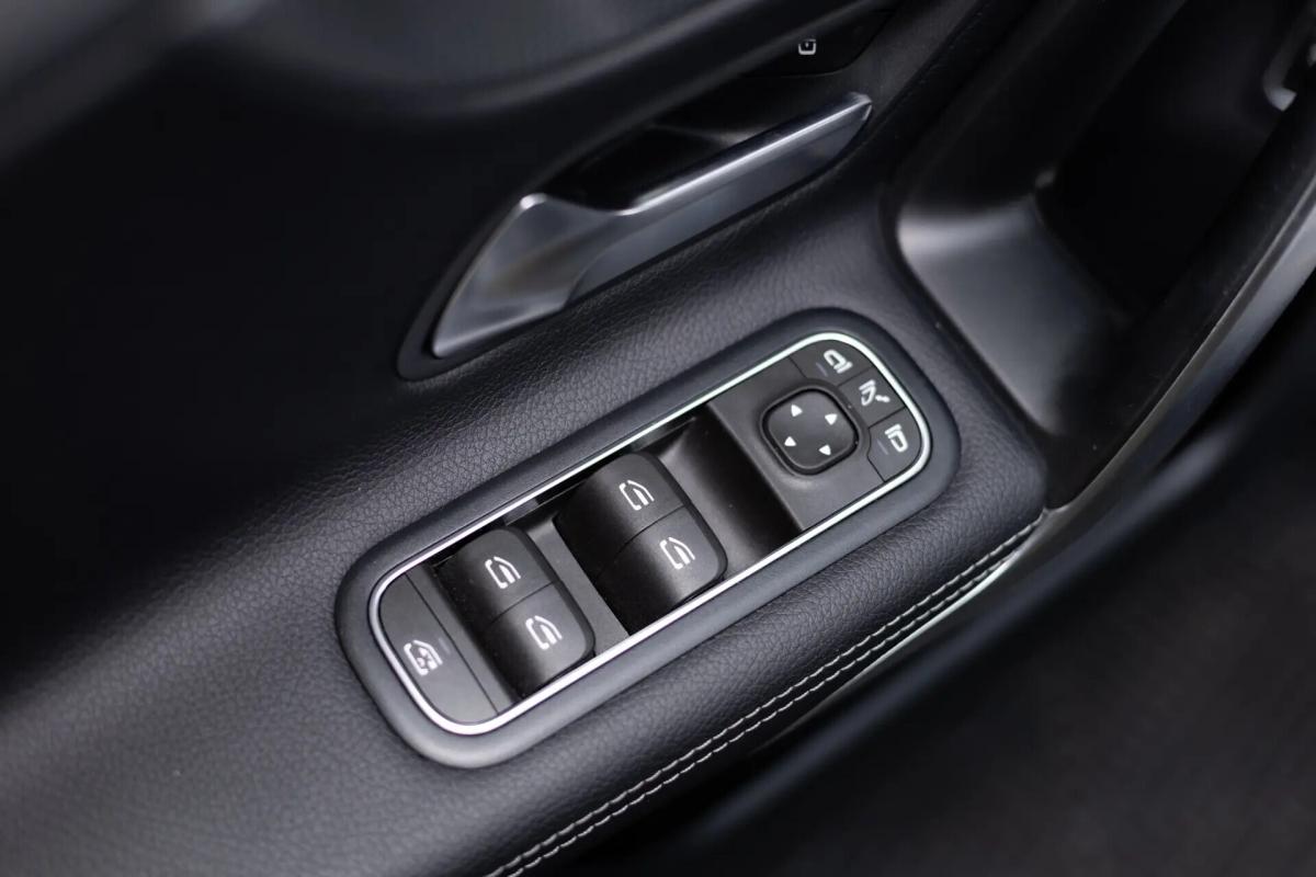 mercedes-benz-classe-a-a-180-limousine-auto-style-plus-gps-led-2019-diesel-1461cc