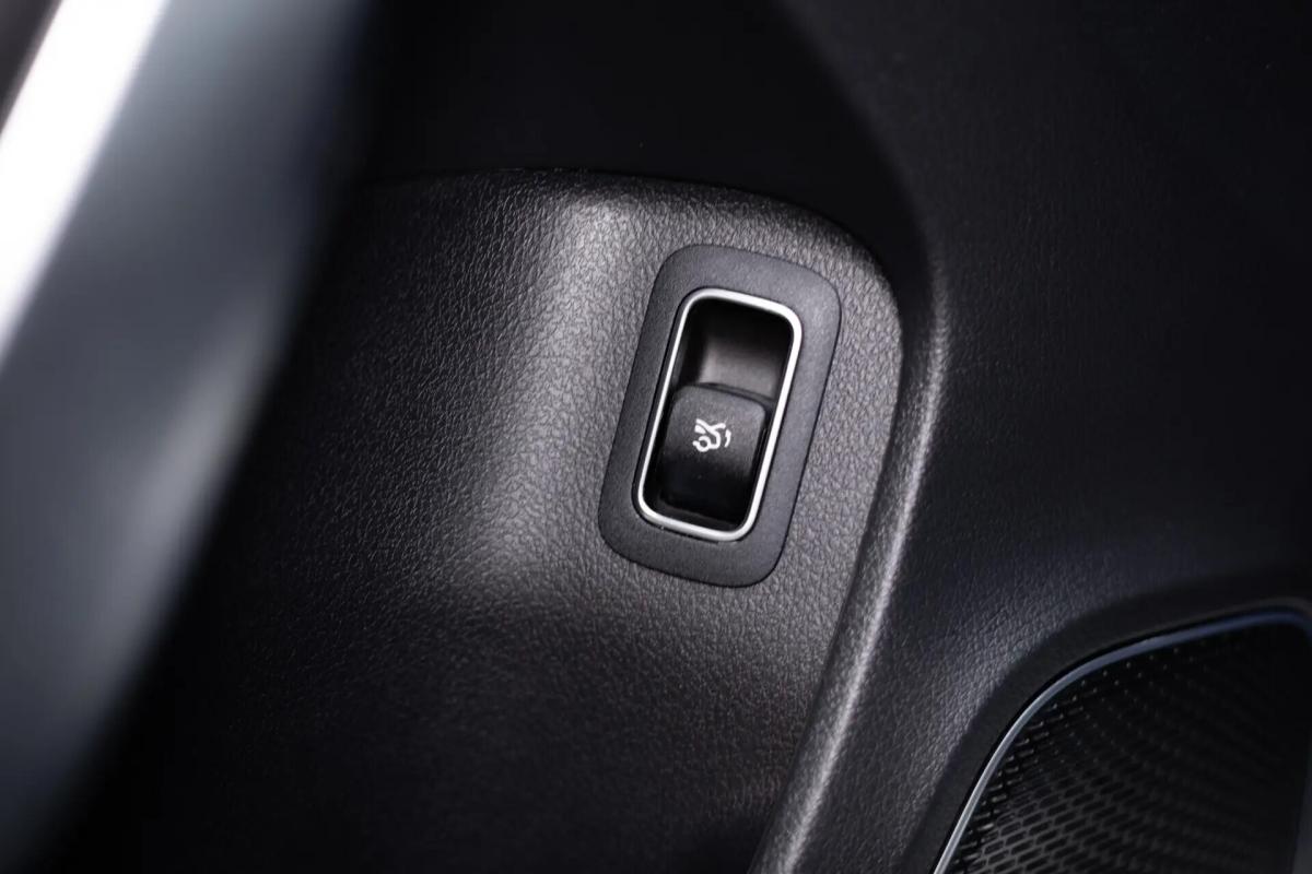 mercedes-benz-classe-a-a-180-limousine-auto-style-plus-gps-led-2019-diesel-1461cc