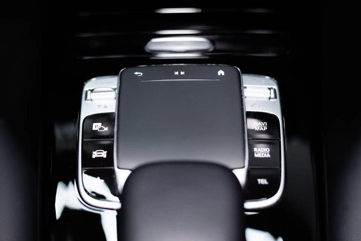 mercedes-benz-classe-a-a-180-limousine-auto-style-plus-gps-led-2019-diesel-1461cc