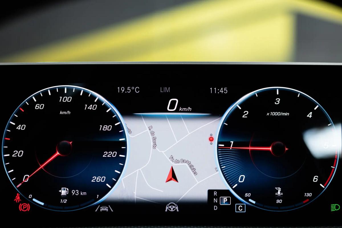 mercedes-benz-classe-a-a-180-limousine-auto-style-plus-gps-led-2019-diesel-1461cc