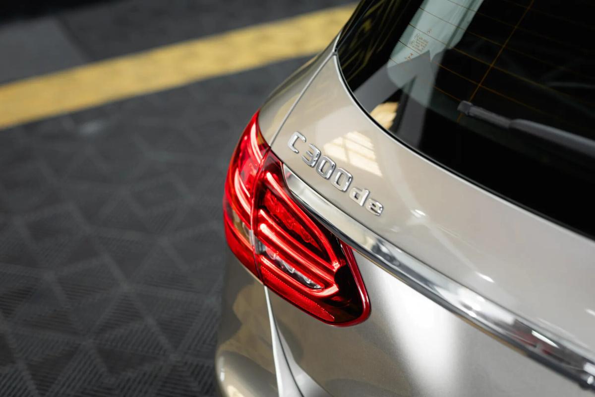 mercedes-benz-classe-c-c-300de-phev-2020-hibrido-a-diesel-1950cc