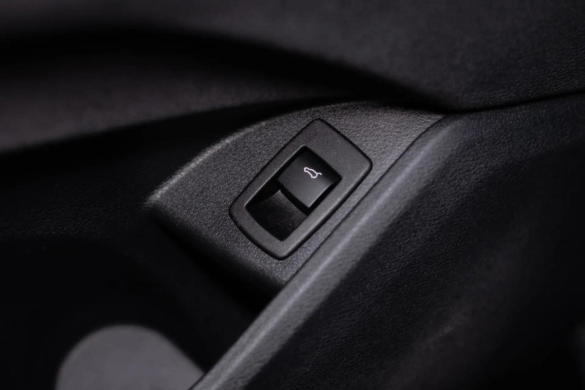bmw-x1-16d-2019-diesel-1496cc