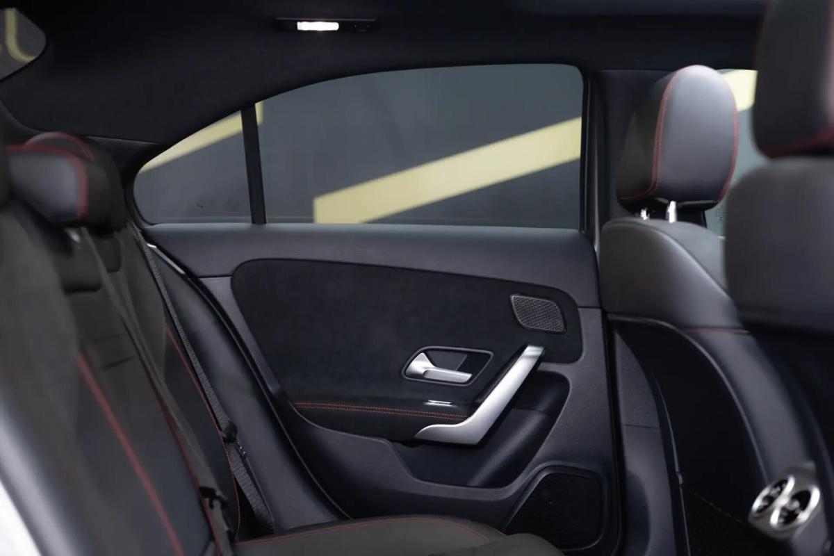 mercedes-benz-classe-a-a-180-limousine-auto-style-plus-gps-led-2020-diesel-1461cc
