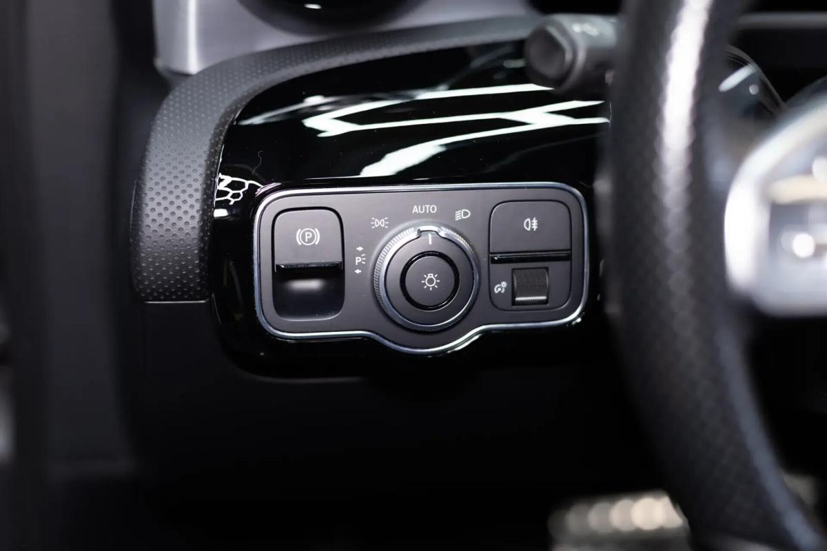 mercedes-benz-classe-a-a-180-limousine-auto-style-plus-gps-led-2020-diesel-1461cc