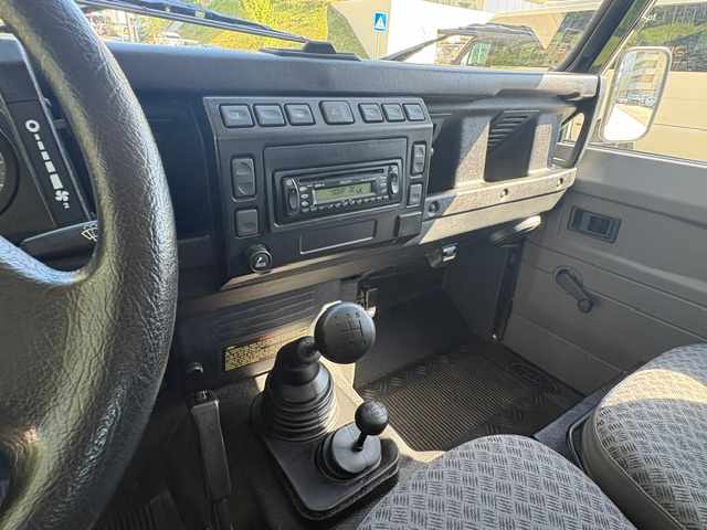 land-rover-defender-2-5-td5-awd-2003-diesel-2495cc