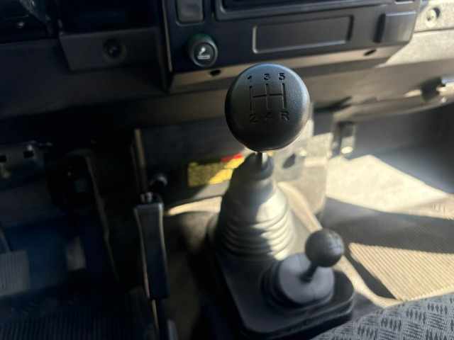 land-rover-defender-2-5-td5-awd-2003-diesel-2495cc