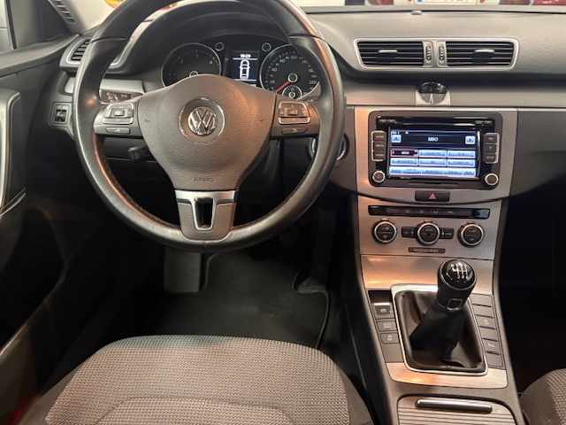 volkswagen-passat-1-6-tdi-bluemotion-2014-diesel-1598cc