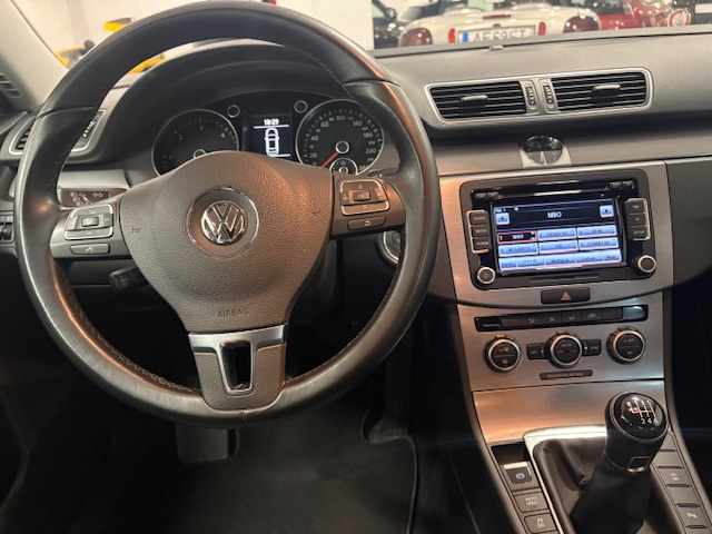 volkswagen-passat-1-6-tdi-bluemotion-2014-diesel-1598cc
