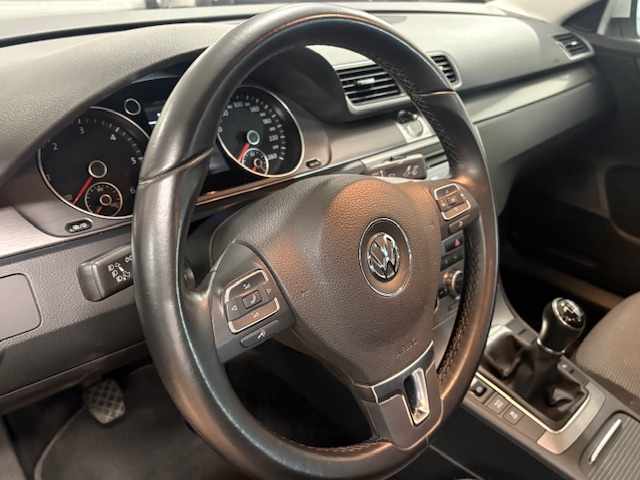 volkswagen-passat-1-6-tdi-bluemotion-2014-diesel-1598cc