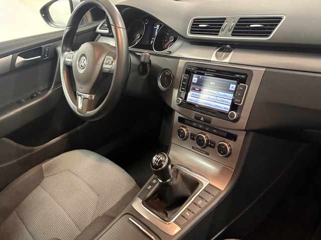 volkswagen-passat-1-6-tdi-bluemotion-2014-diesel-1598cc