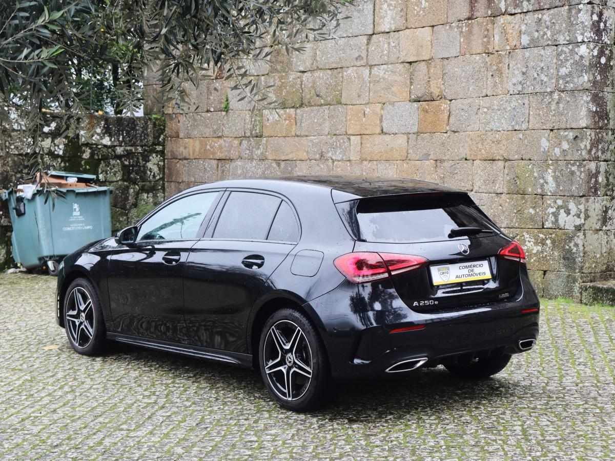 mercedes-benz-classe-a-2022-hibrido-a-gasolina-1332cc