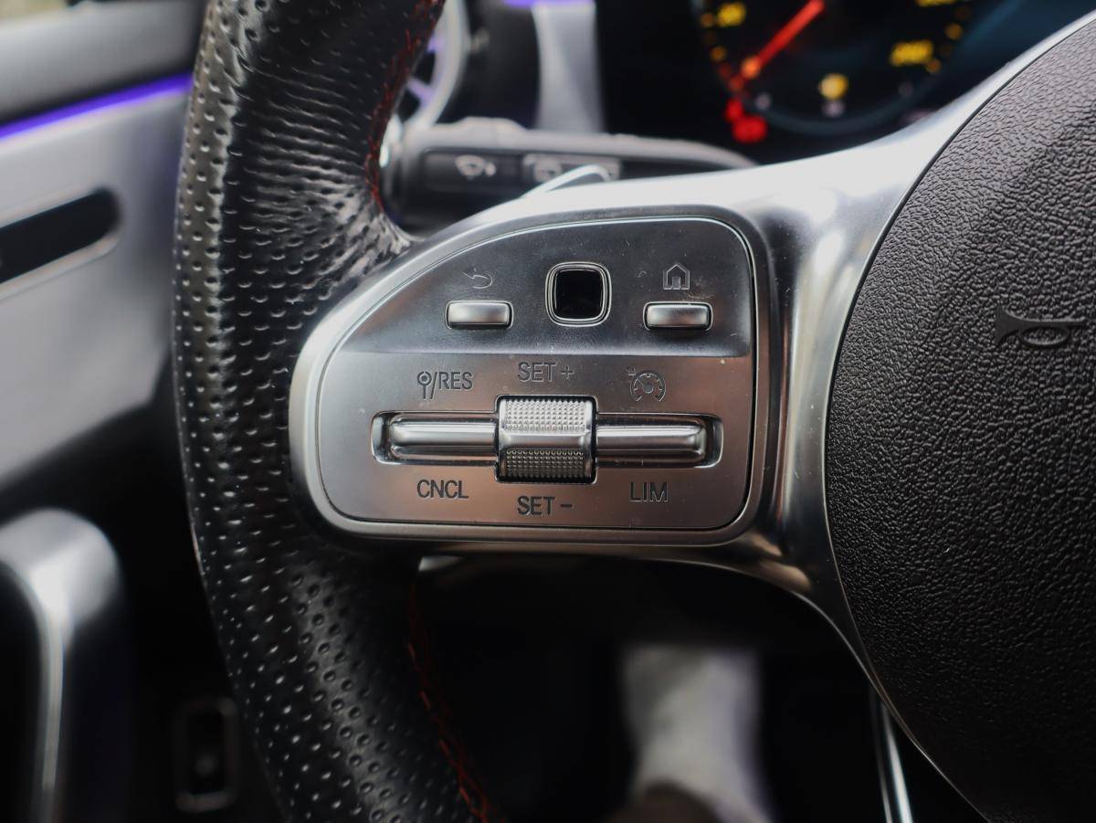 mercedes-benz-classe-a-2022-hibrido-a-gasolina-1332cc