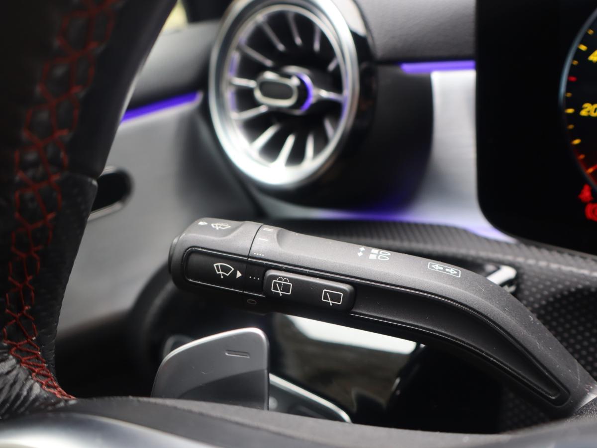 mercedes-benz-classe-a-2022-hibrido-a-gasolina-1332cc