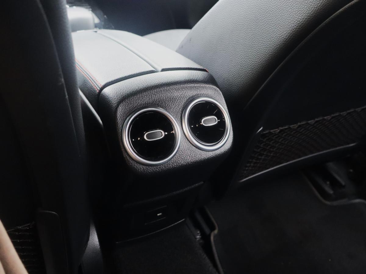 mercedes-benz-classe-a-2022-hibrido-a-gasolina-1332cc
