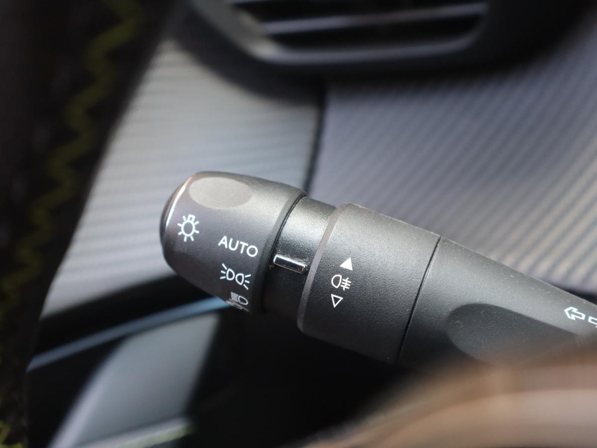 peugeot-208-2020-eletrico-0cc