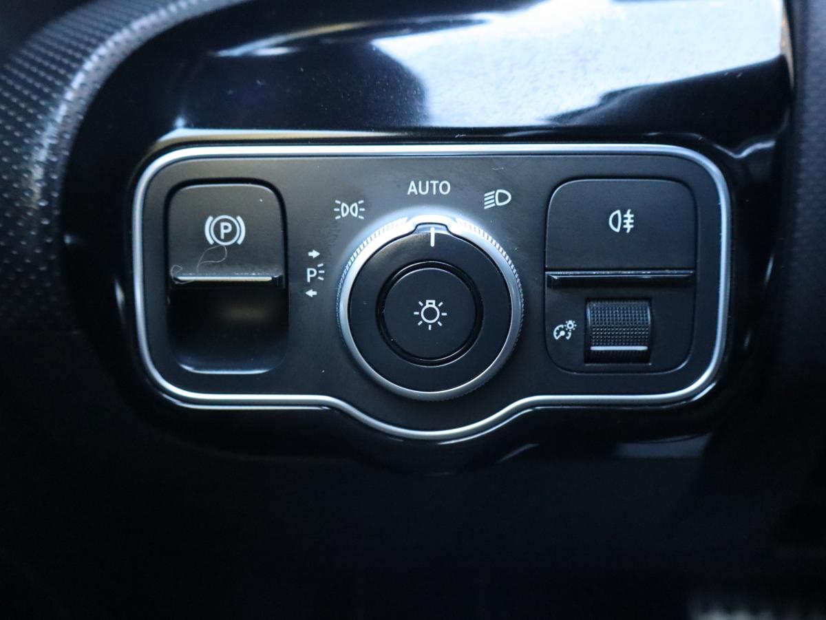 mercedes-benz-classe-a-2021-hibrido-a-gasolina-1332cc