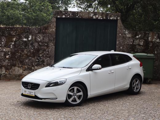 volvo-v40-2014-diesel-1560cc
