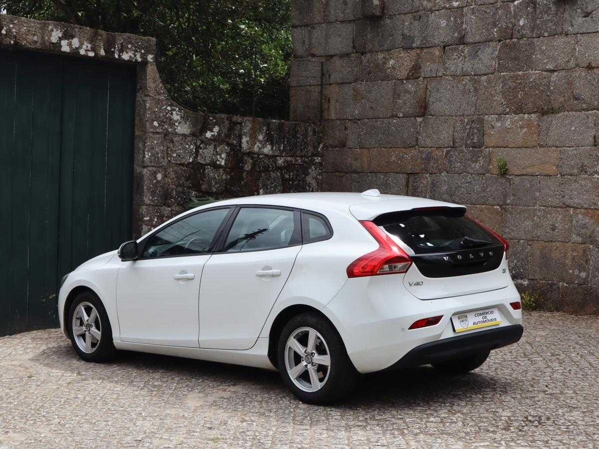 volvo-v40-2014-diesel-1560cc