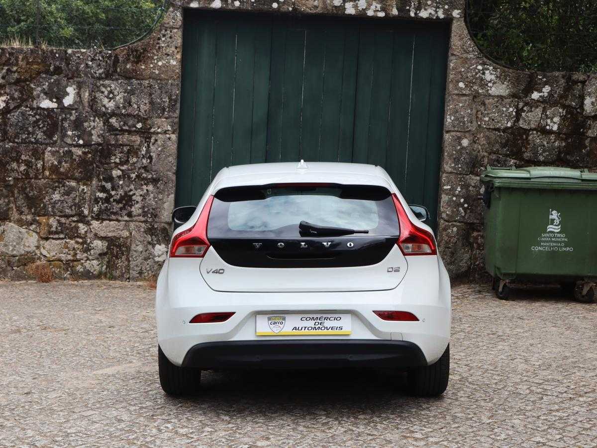 volvo-v40-2014-diesel-1560cc