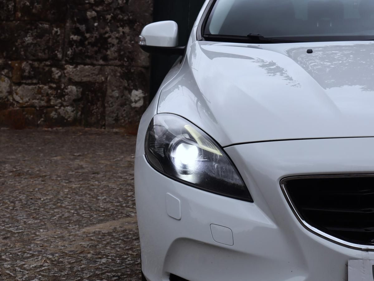 volvo-v40-2014-diesel-1560cc