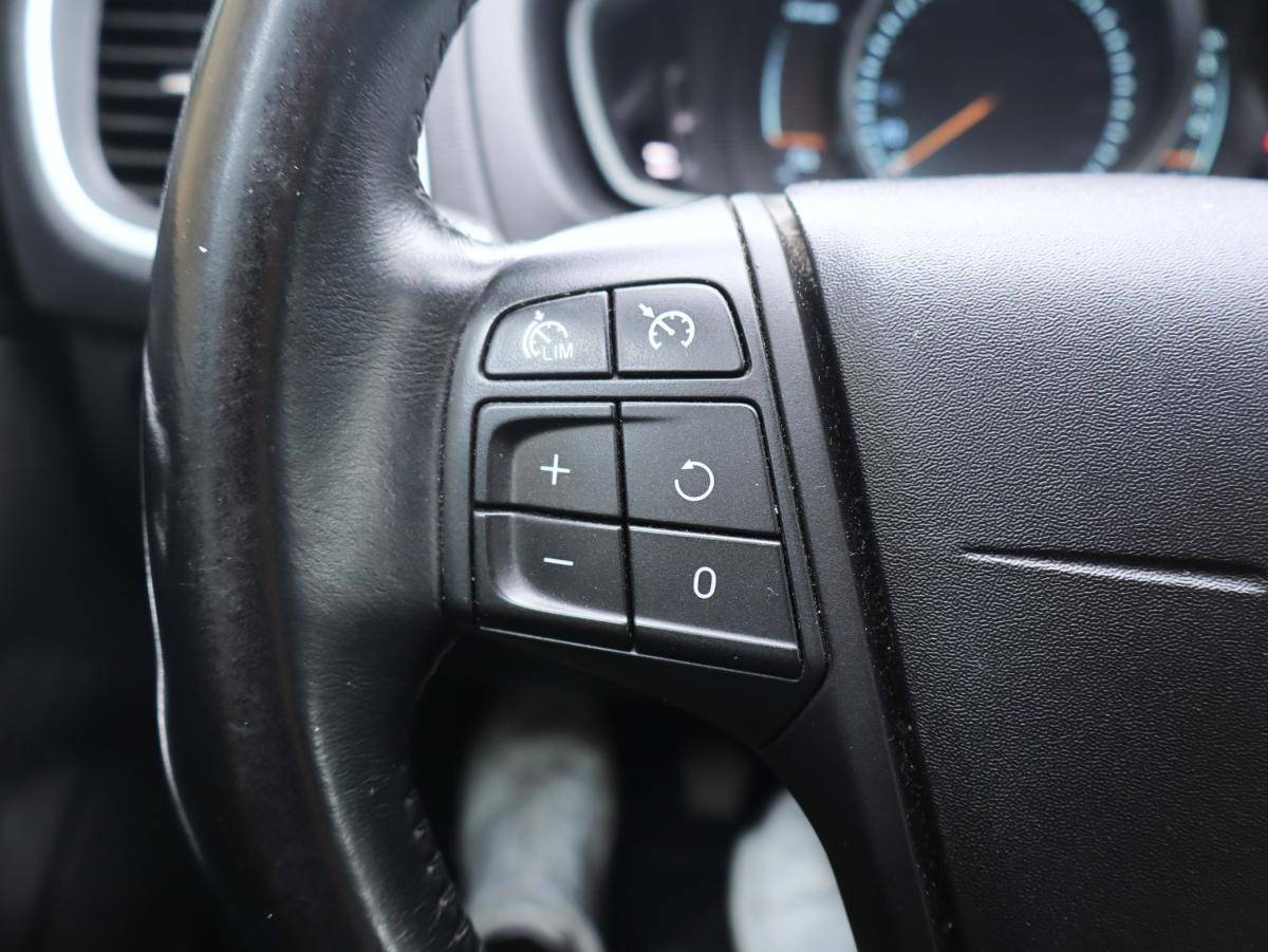 volvo-v40-2014-diesel-1560cc