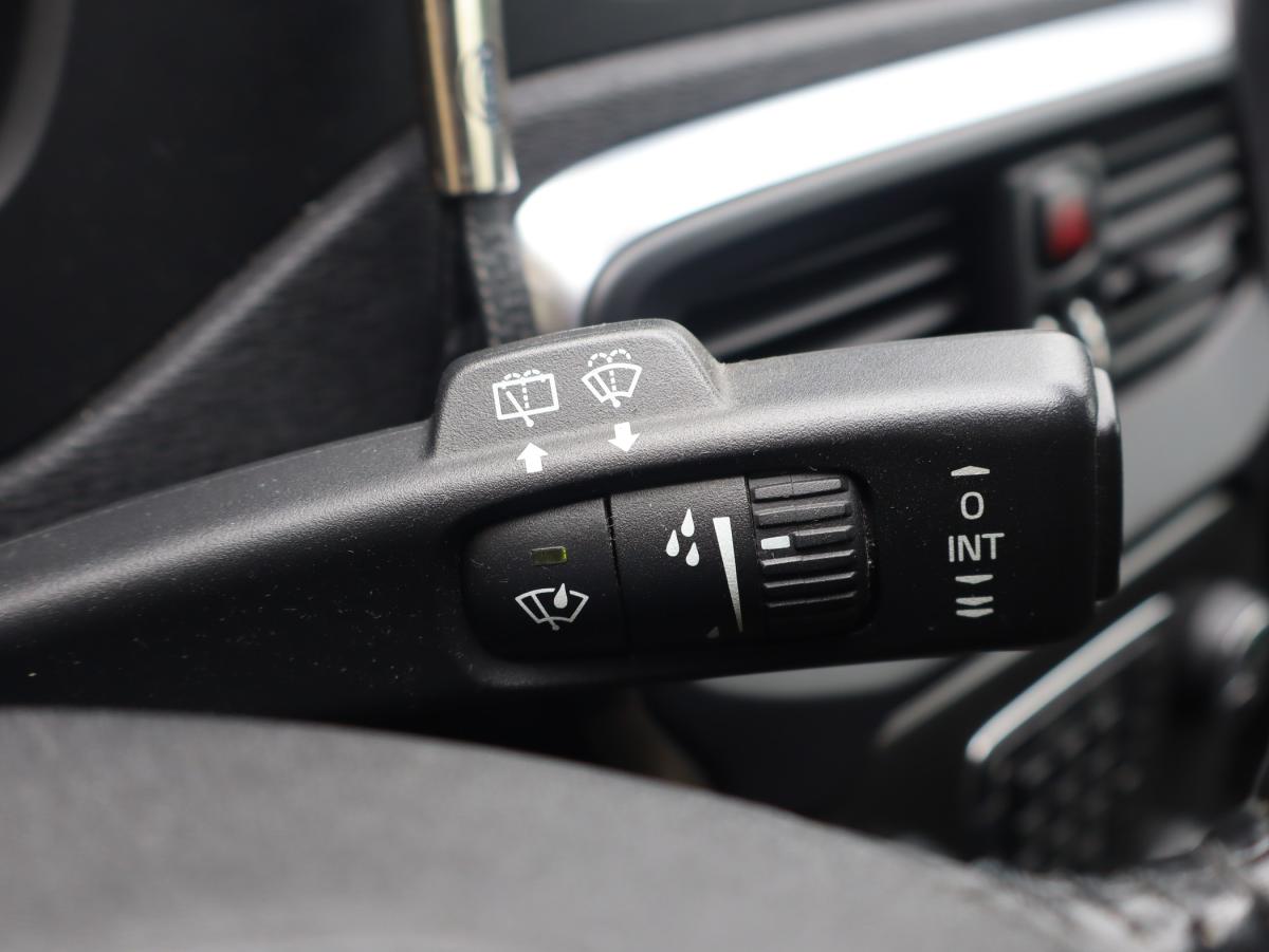 volvo-v40-2014-diesel-1560cc