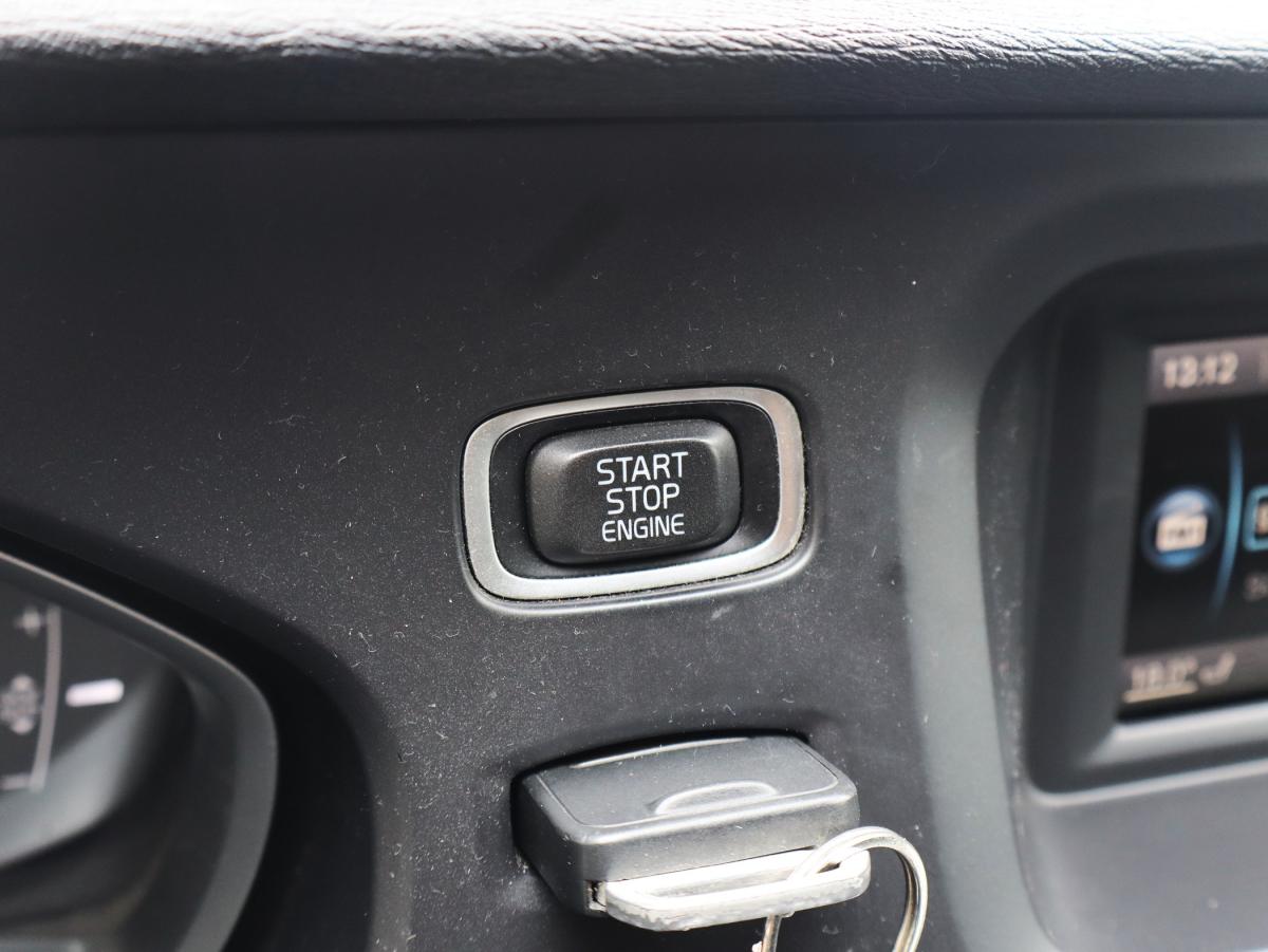 volvo-v40-2014-diesel-1560cc