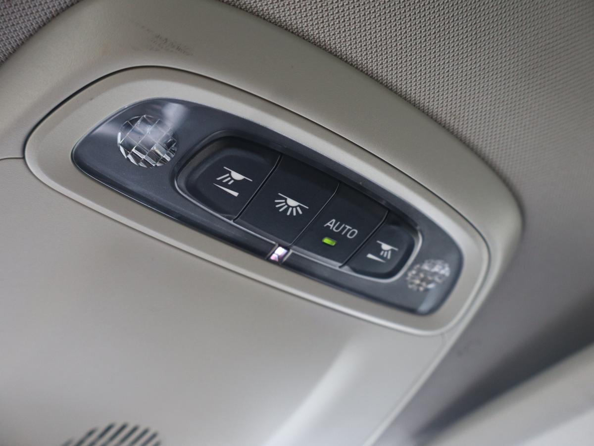 volvo-v40-2014-diesel-1560cc