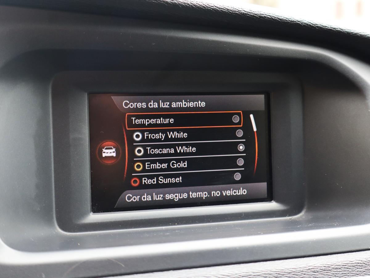 volvo-v40-2014-diesel-1560cc