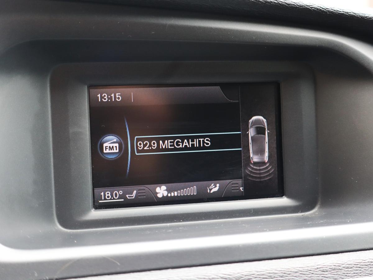 volvo-v40-2014-diesel-1560cc