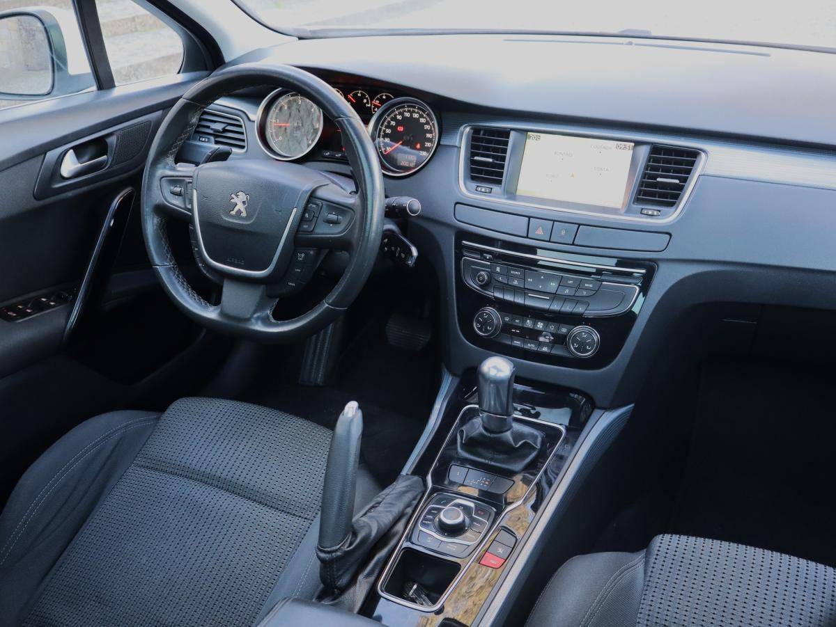 peugeot-508-sw-2013-diesel-1560cc