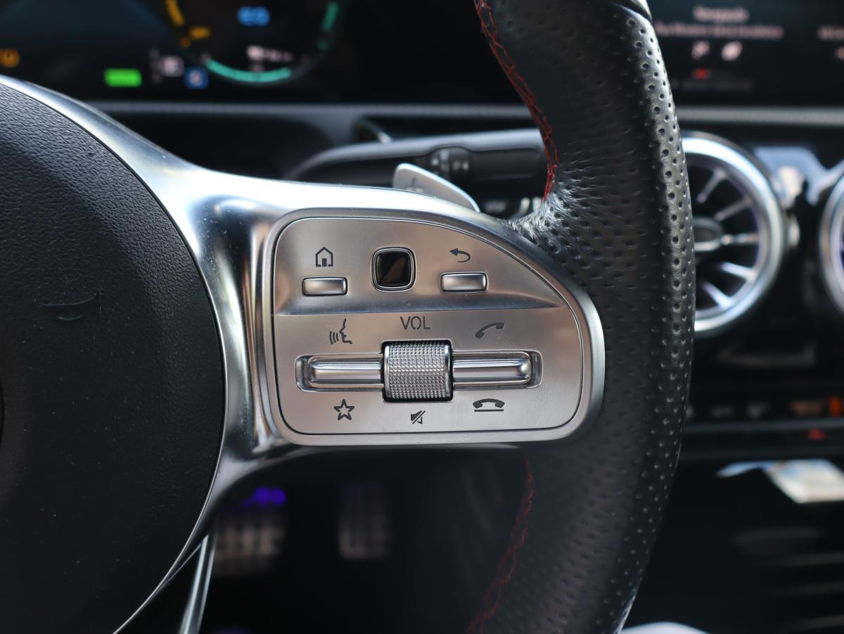 mercedes-benz-cla-2023-hibrido-a-gasolina-1332cc