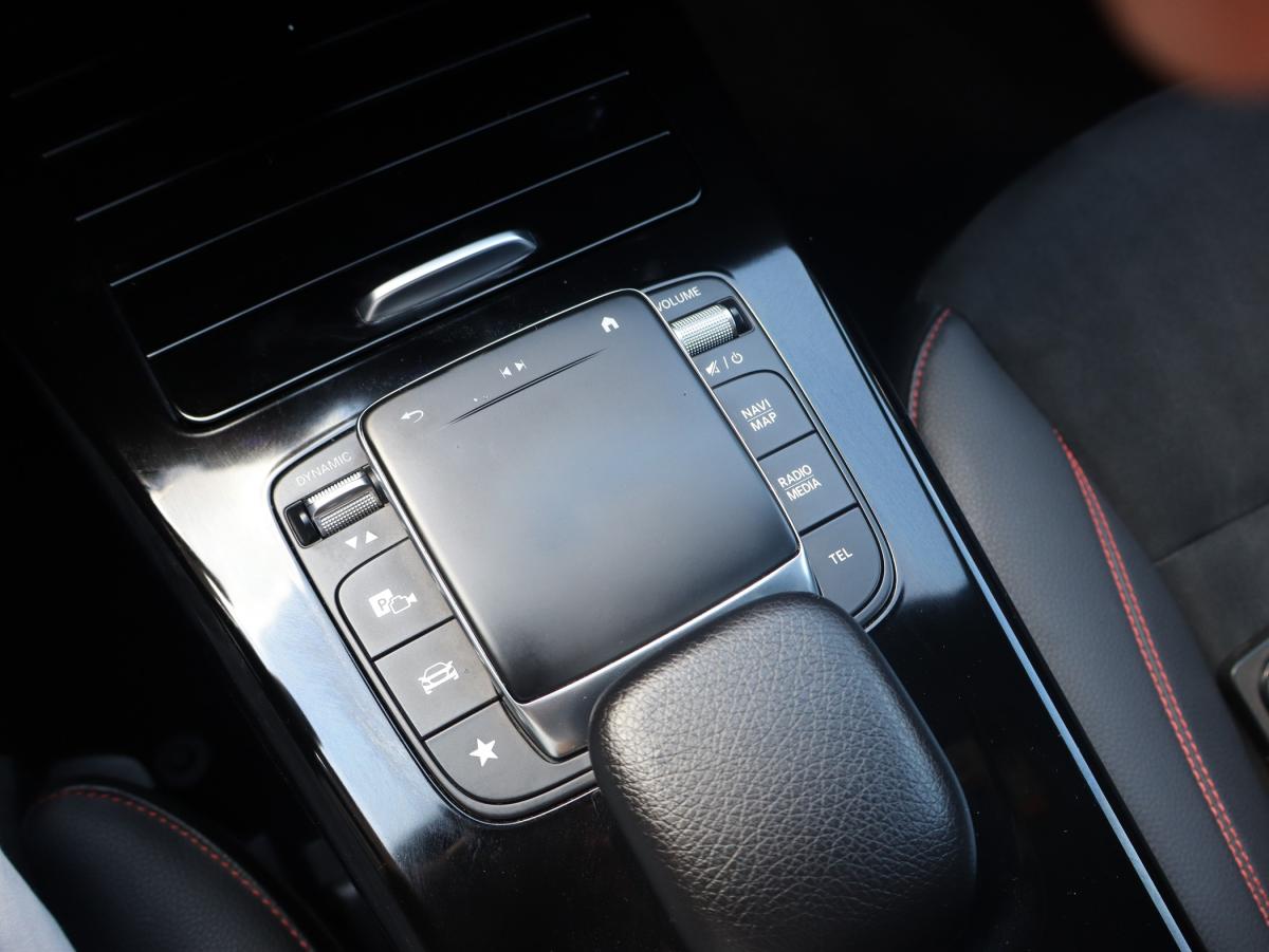 mercedes-benz-cla-2023-hibrido-a-gasolina-1332cc