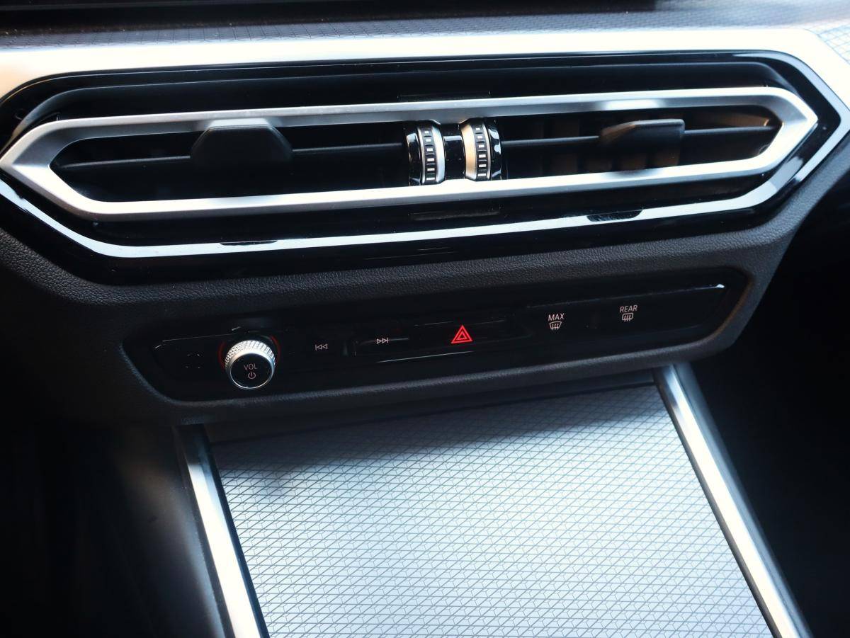 bmw-serie-3-2024-hibrido-a-gasolina-1998cc