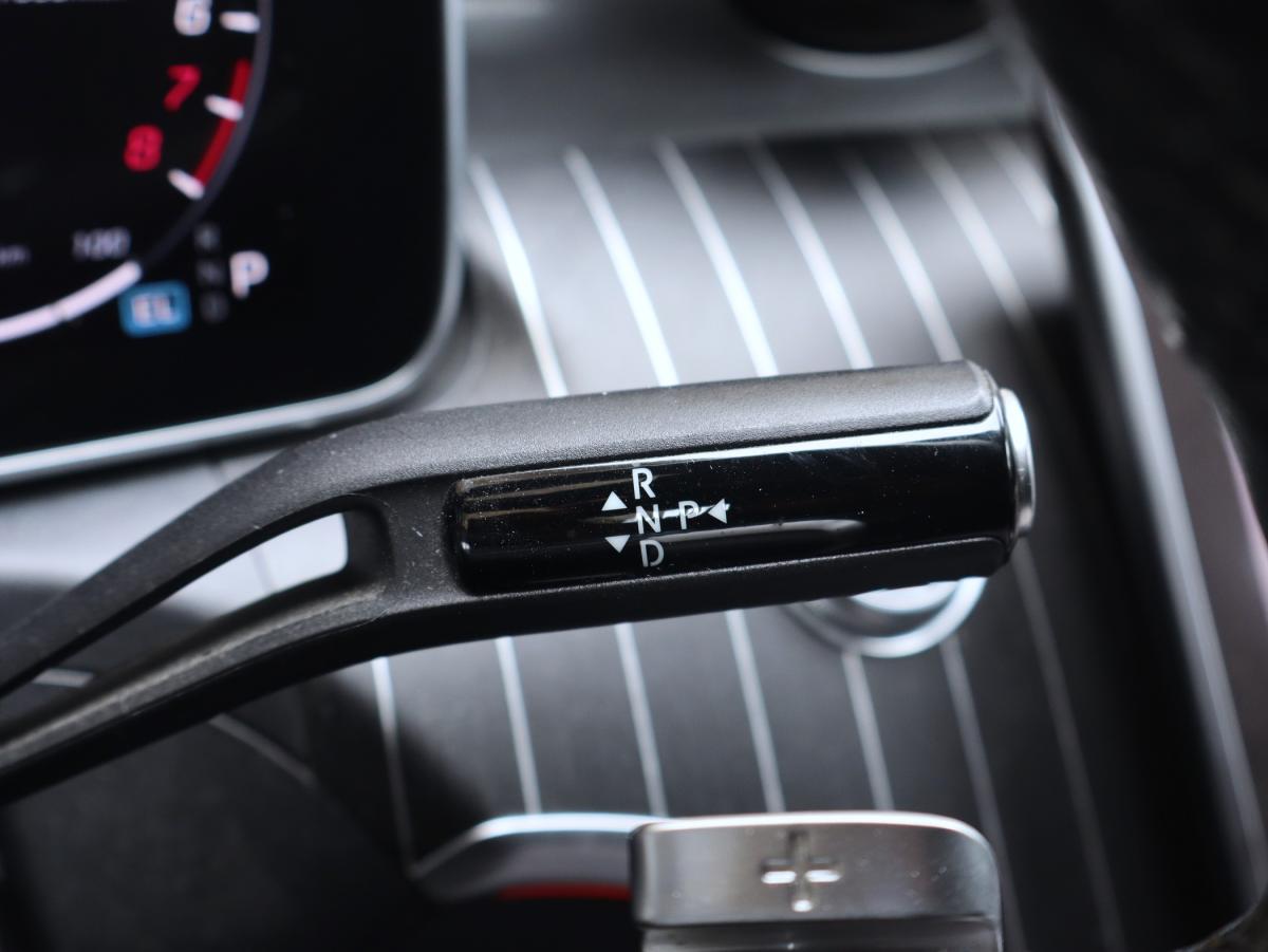 mercedes-benz-classe-c-2023-hibrido-a-gasolina-1999cc