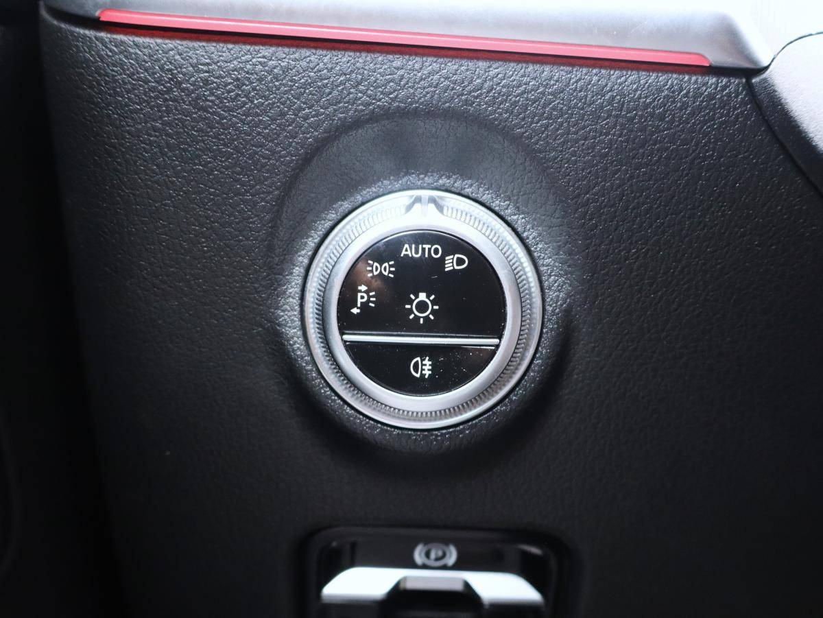 mercedes-benz-classe-c-2023-hibrido-a-gasolina-1999cc