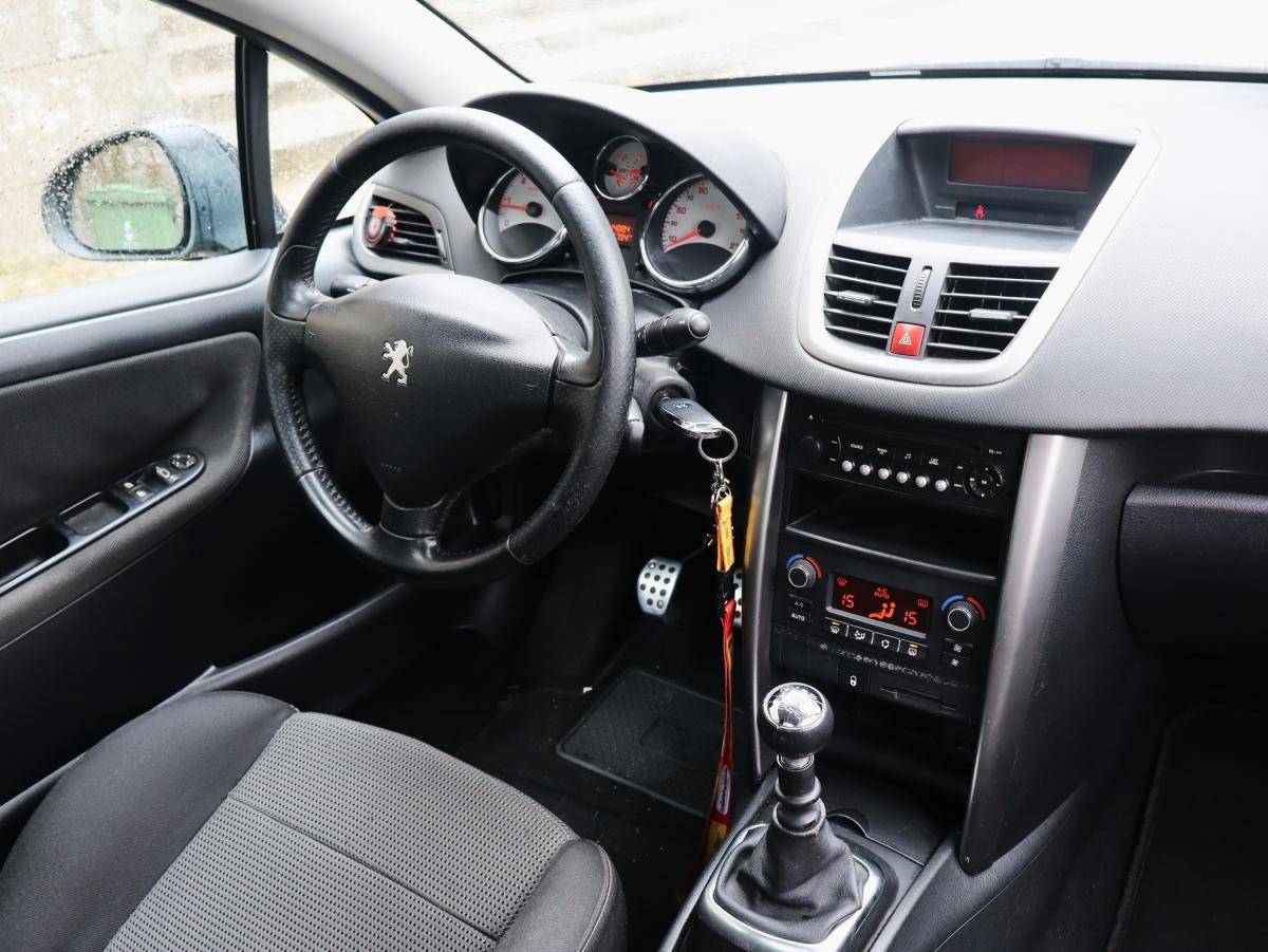 peugeot-207-cc-2010-diesel-1560cc