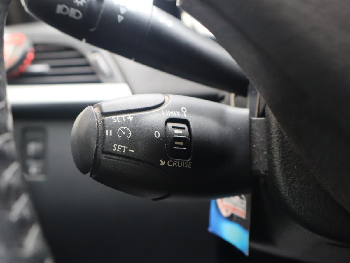peugeot-207-cc-2010-diesel-1560cc