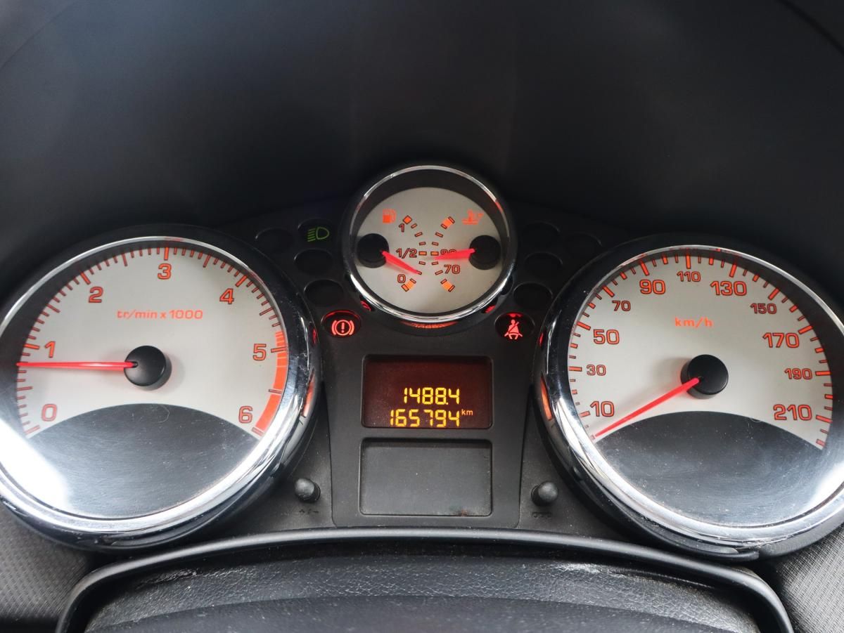 peugeot-207-cc-2010-diesel-1560cc