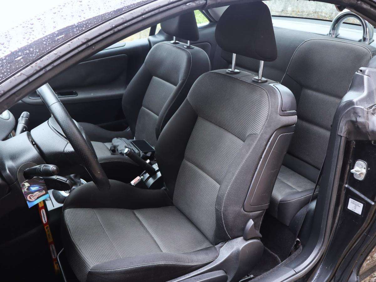peugeot-207-cc-2010-diesel-1560cc