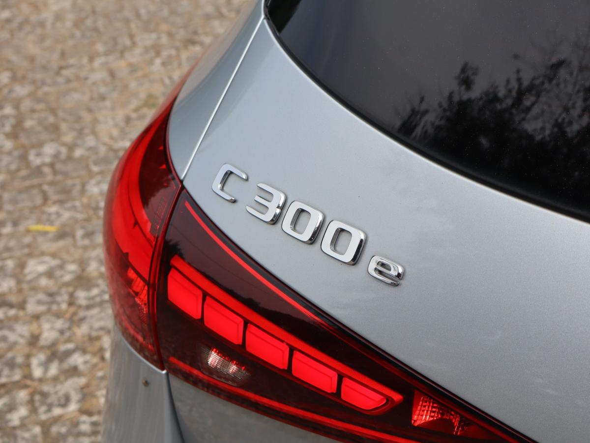 mercedes-benz-classe-c-2023-hibrido-a-gasolina-1999cc