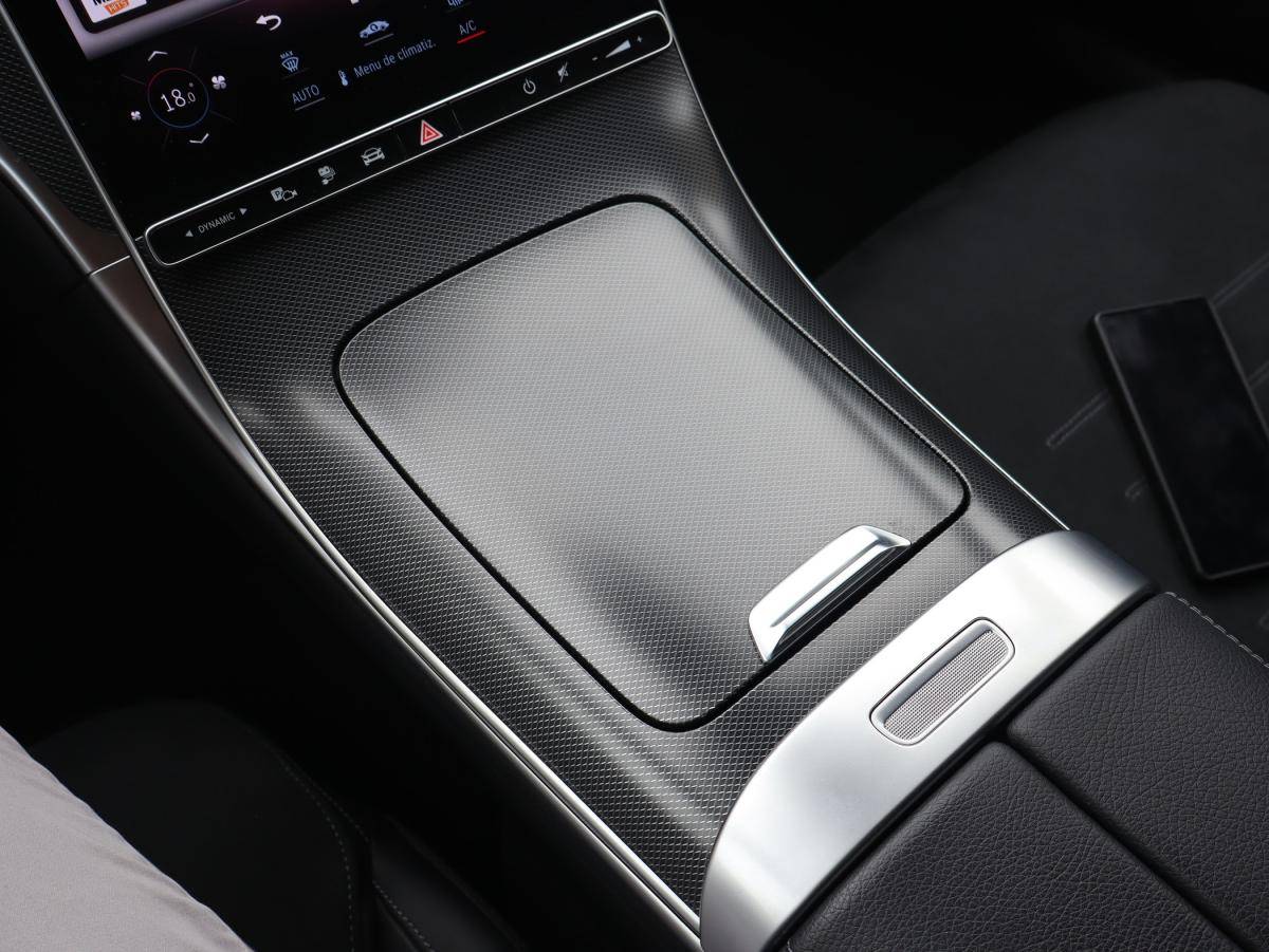 mercedes-benz-classe-c-2023-hibrido-a-gasolina-1999cc