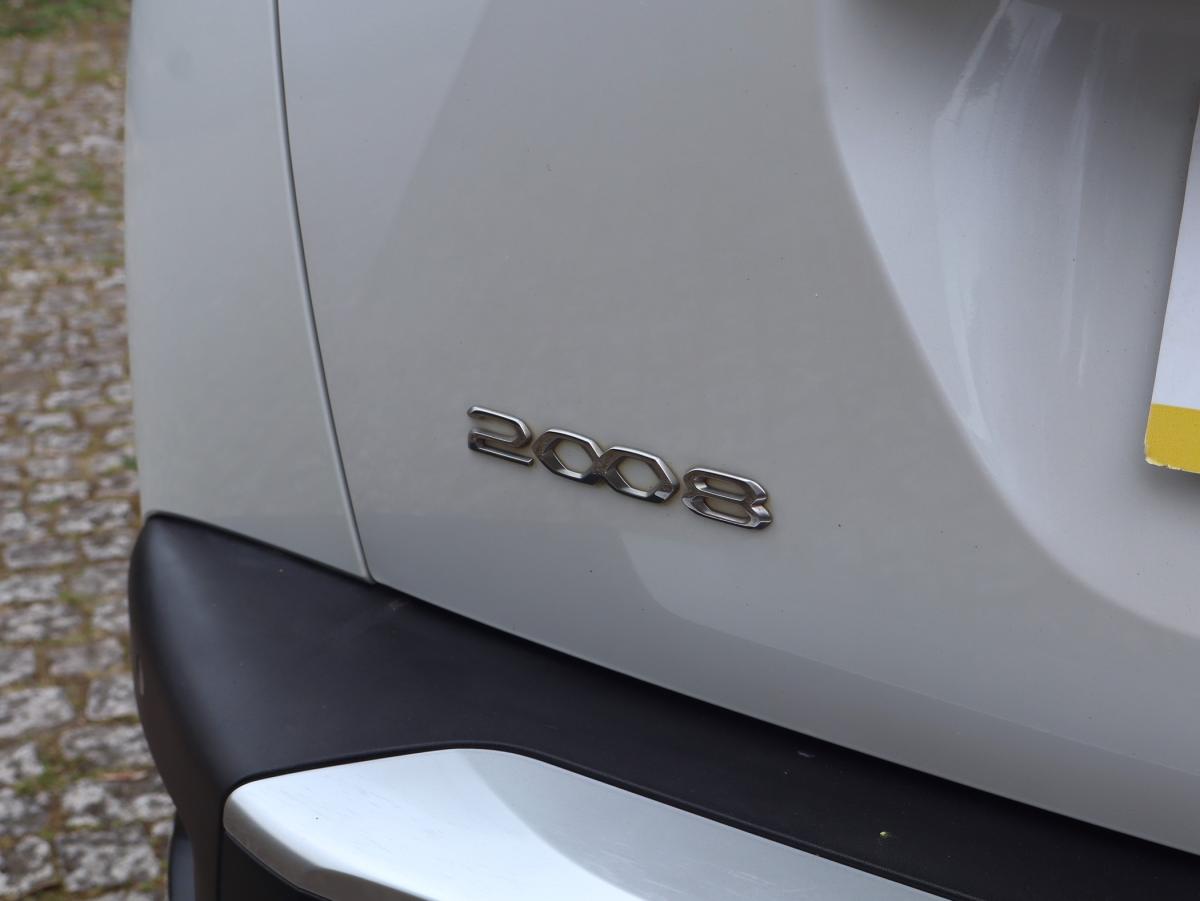 peugeot-2008-2021-diesel-1499cc