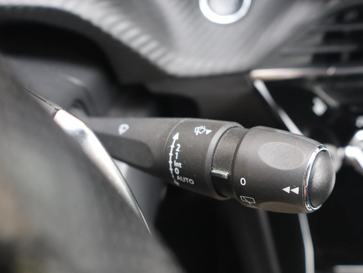 peugeot-2008-2021-diesel-1499cc