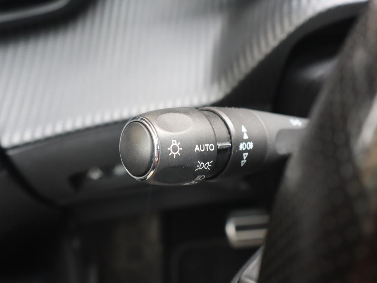 peugeot-2008-2021-diesel-1499cc