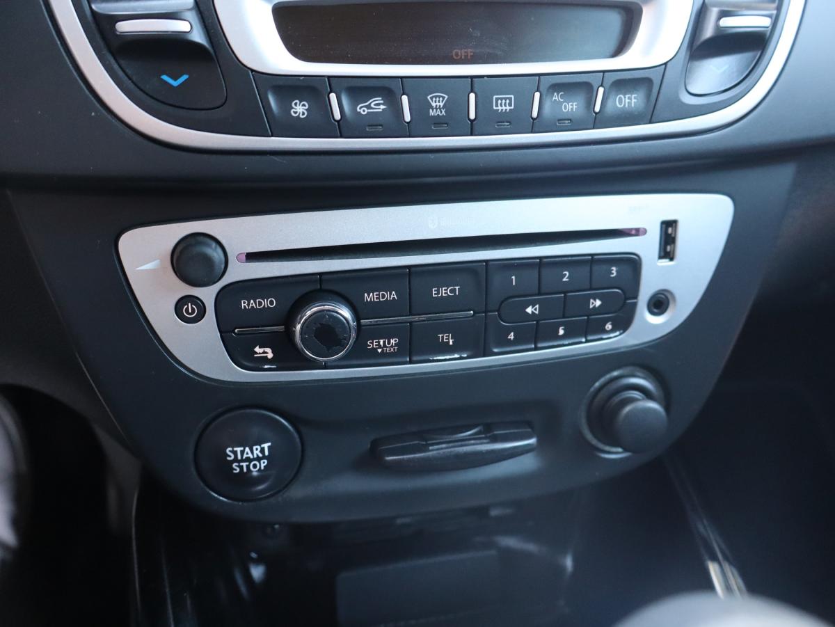 renault-megane-coupe-2012-diesel-1598cc