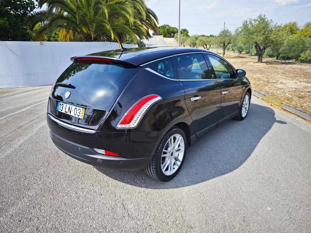 lancia-delta-1-6-2011-diesel-1598cc