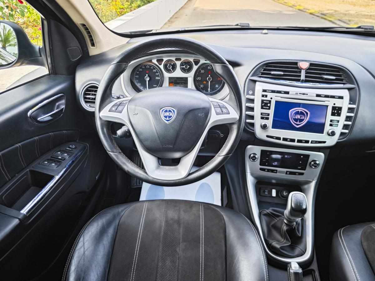lancia-delta-1-6-2011-diesel-1598cc