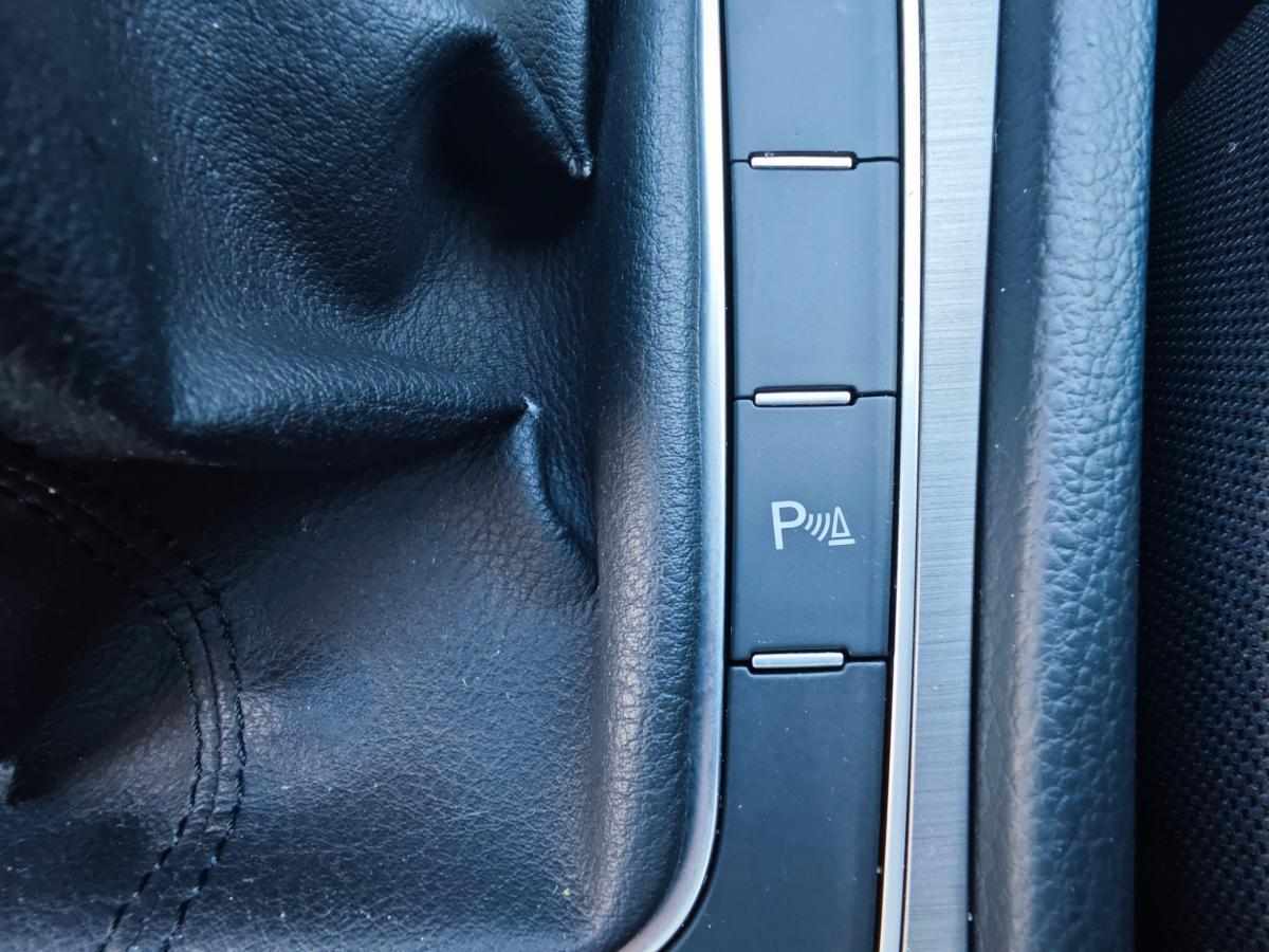 volkswagen-golf-1-6-tdi-bluemotion-2015-diesel-1598cc